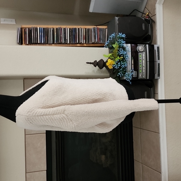 Sweater - Picture 6 of 7